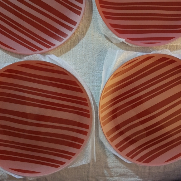 Set of 4 Temptations by Tara Ren and Pink Salad, Dessert Snack plates. - Picture 2 of 15